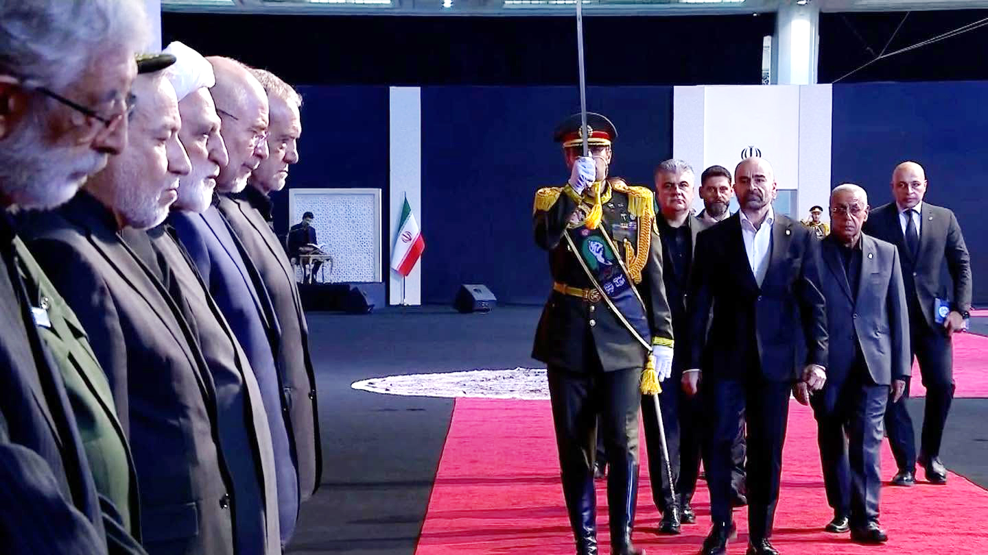 الرئيس بافل يشارك في مراسم تشييع سماحة السيد الخامنئي